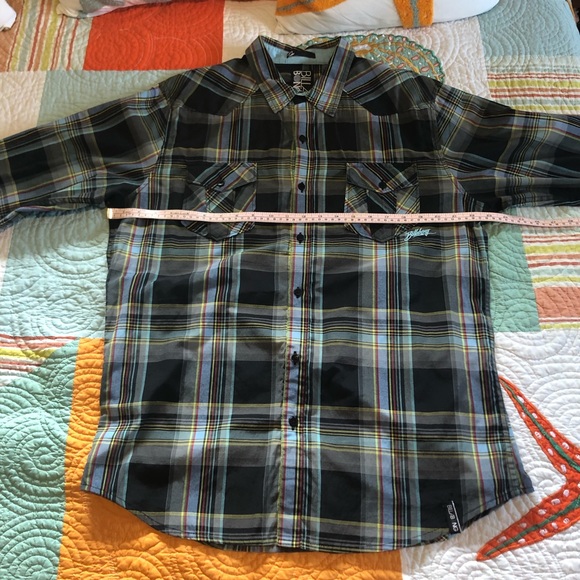 Billabong plaid long-sleeve button up size XL - Picture 4 of 8